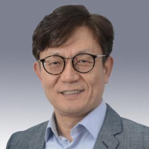 Profile headshot photo of B. Paul Choi.