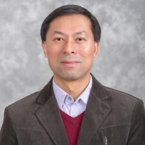 Profile headshot photo of Linwei Niu.
