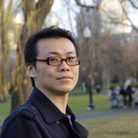 Profile headshot photo of Yan-Liang Yu.