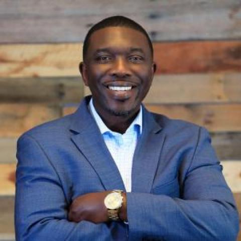 Profile headshot photo of Shawn Joseph.