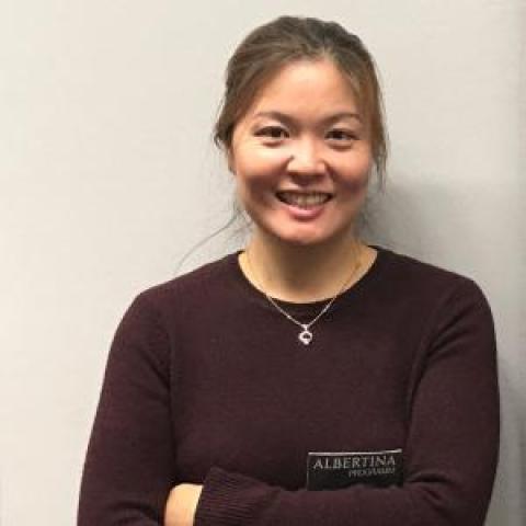 Profile headshot photo of Yeona Kang.