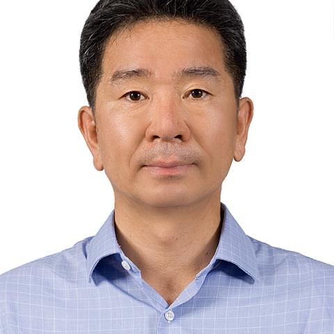 Profile headshot photo of Joon Ha.