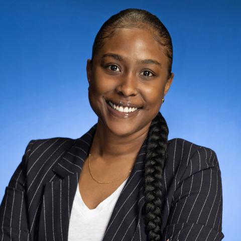Profile headshot photo of LAUREN IVEY.