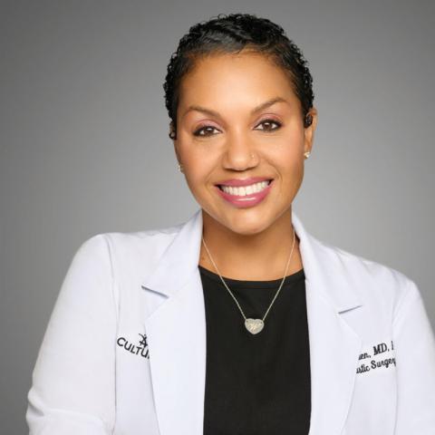 Profile headshot photo of Kelly Bolden.