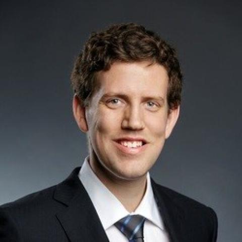 Profile headshot photo of Alexander Robert Henke.