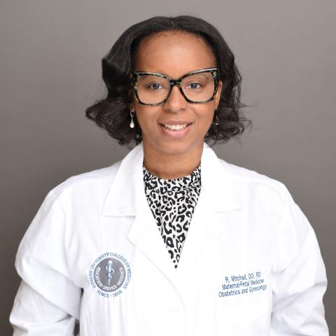 Profile headshot photo of Rochanda Mitchell, DO, RD.