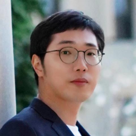 Profile headshot photo of Eunpyo Hong.