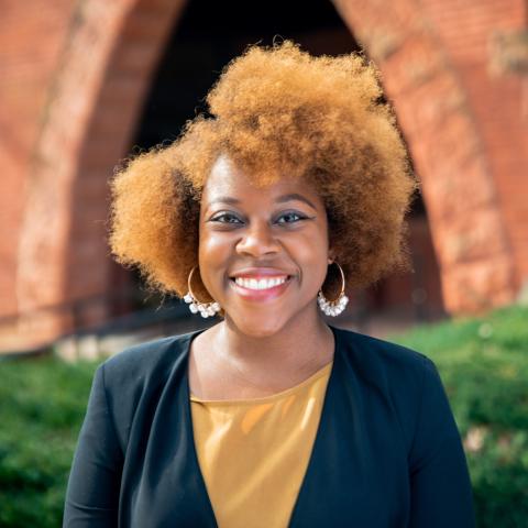 Profile headshot photo of Erica Middleton.
