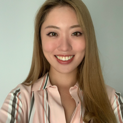 Profile headshot photo of Yawen Deng.