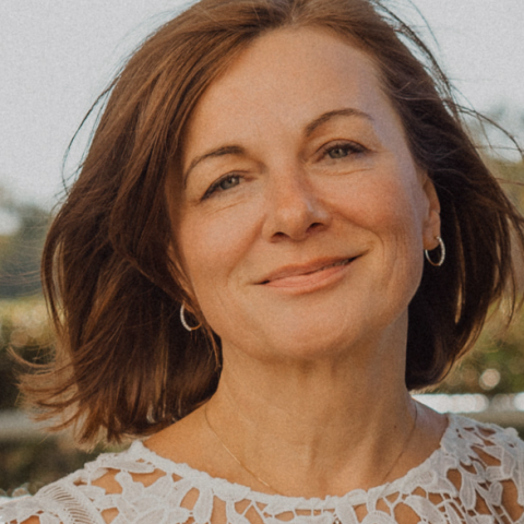 Profile headshot photo of Alla Tovares.