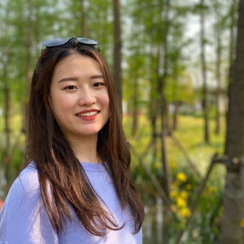 Profile headshot photo of Yueyi Dai.