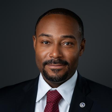 Profile headshot photo of Justin Hansford.