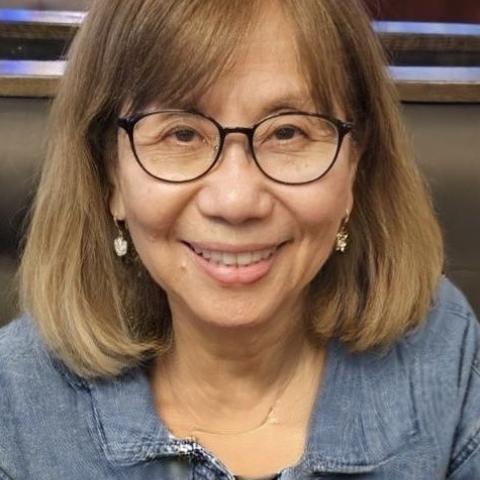 Profile headshot photo of Etsuko Yamakita.