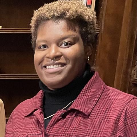 Profile headshot photo of Shamaria Bell.