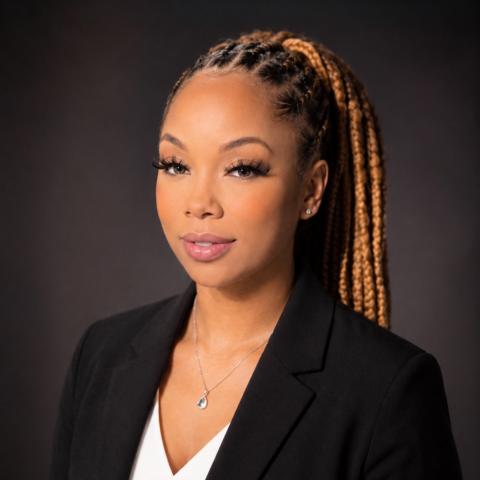 Profile headshot photo of Lauryn Thomas.