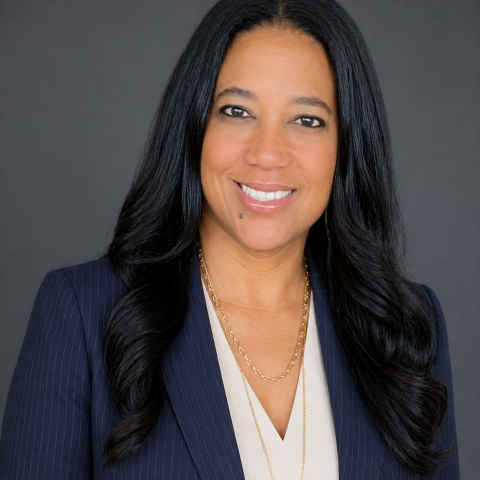 Profile headshot photo of Robyn Pretlow.