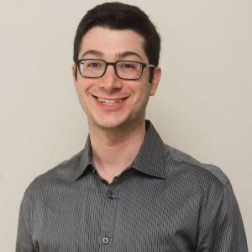 Headshot photo of Seth Shapiro